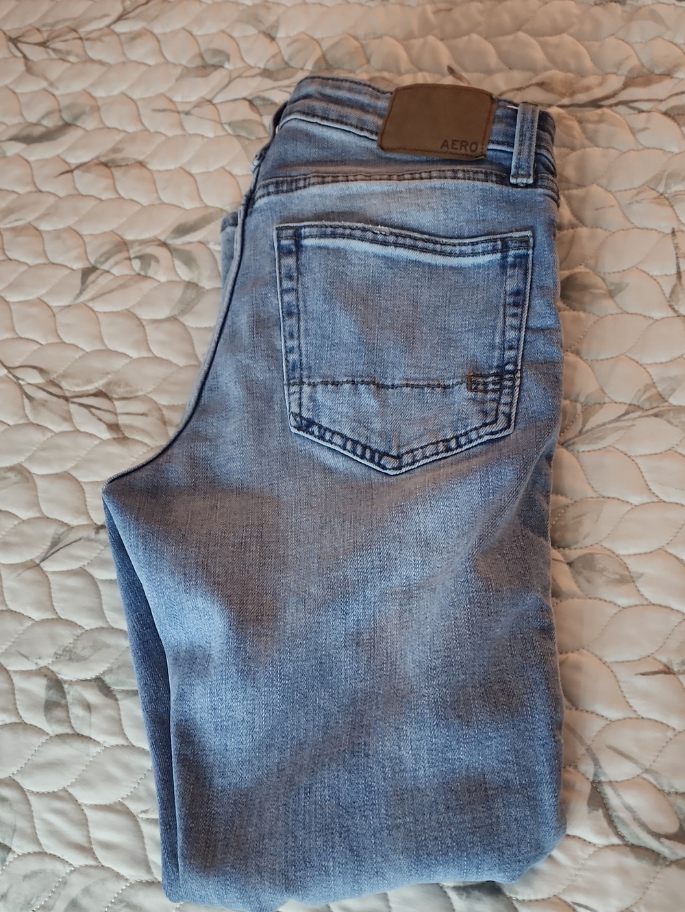 Aeropostale Light Wash Men's Slim Straight Jeans
